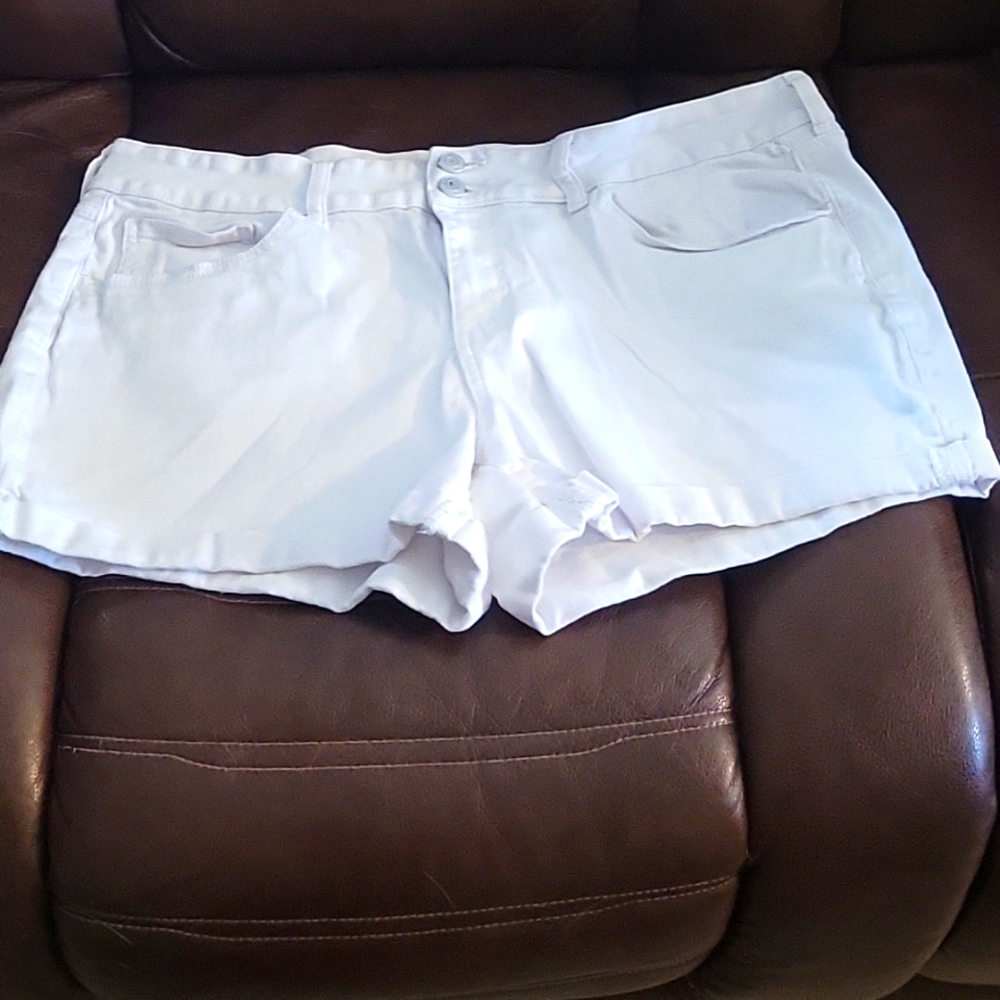 Sol white shorts size 16 waist 35 inch.